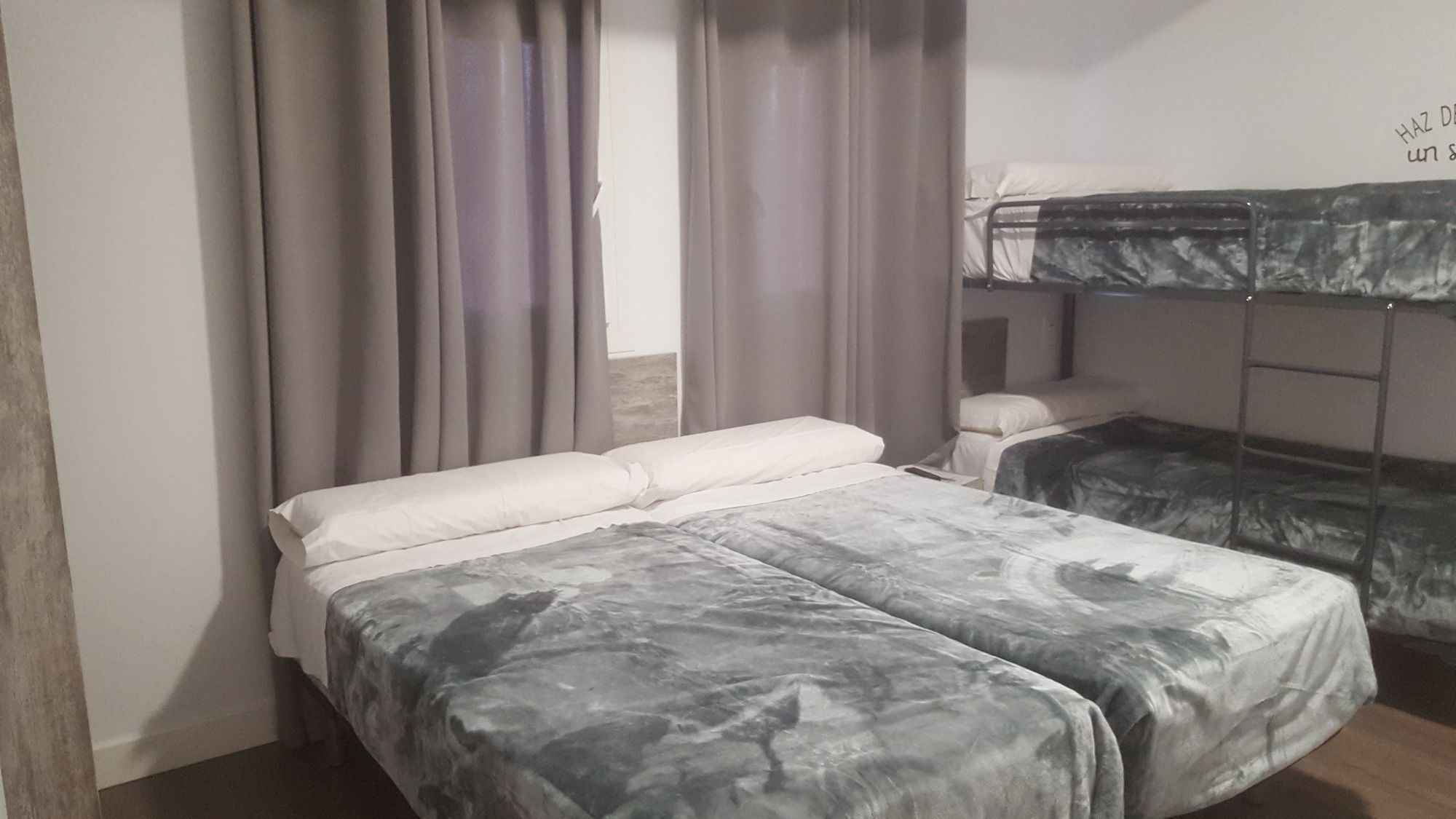 Deluxe Hostels & Suites Мерида Экстерьер фото